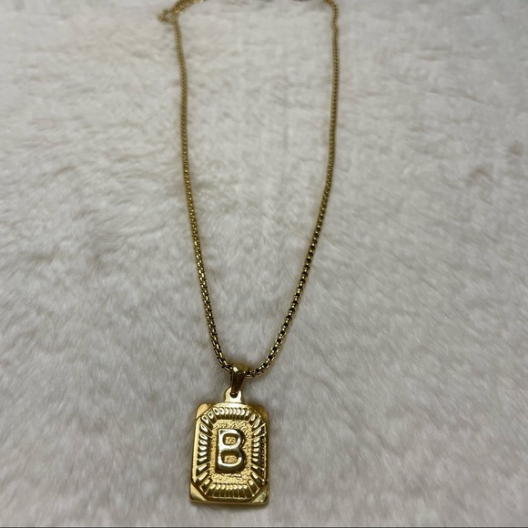 A, B Initial Necklace_Square Shape - Picture 4 of 8